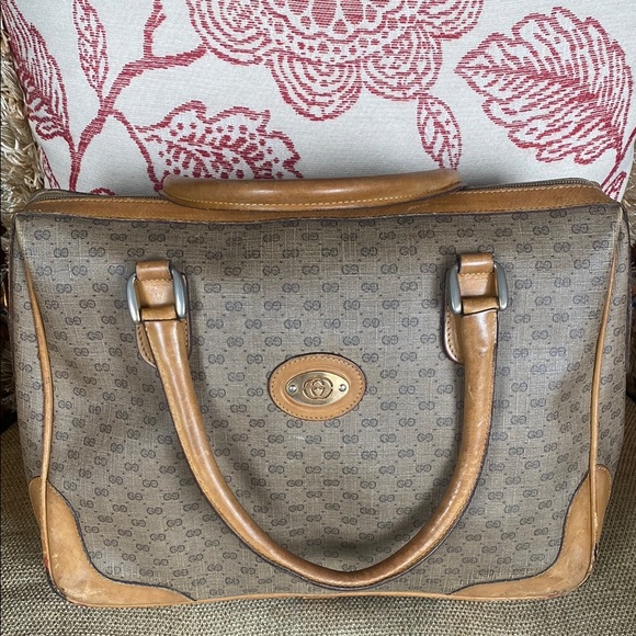 Gucci Brown Shoulder Bag with Iconic Design - Picture 1 of 16